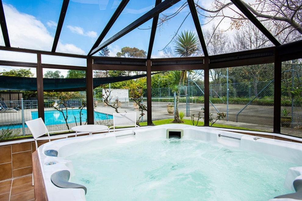 La Frontiere Boutique Accommodation Gisborne Luaran gambar